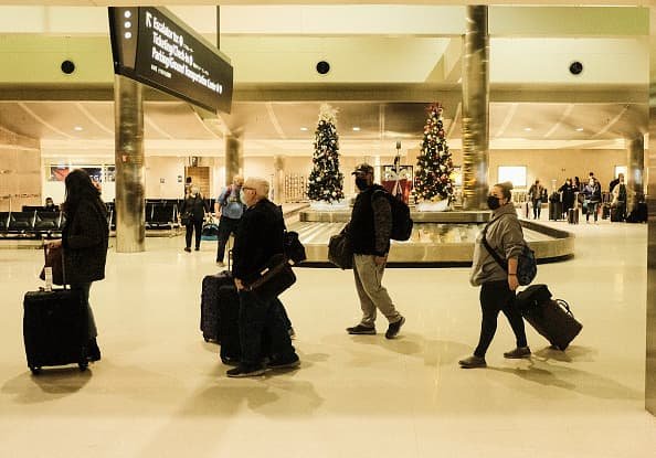 Airlines Log Busiest Days Since Early 2020 Over Thanksgiving But Omicron Poses New Challenge - Vimarsana News