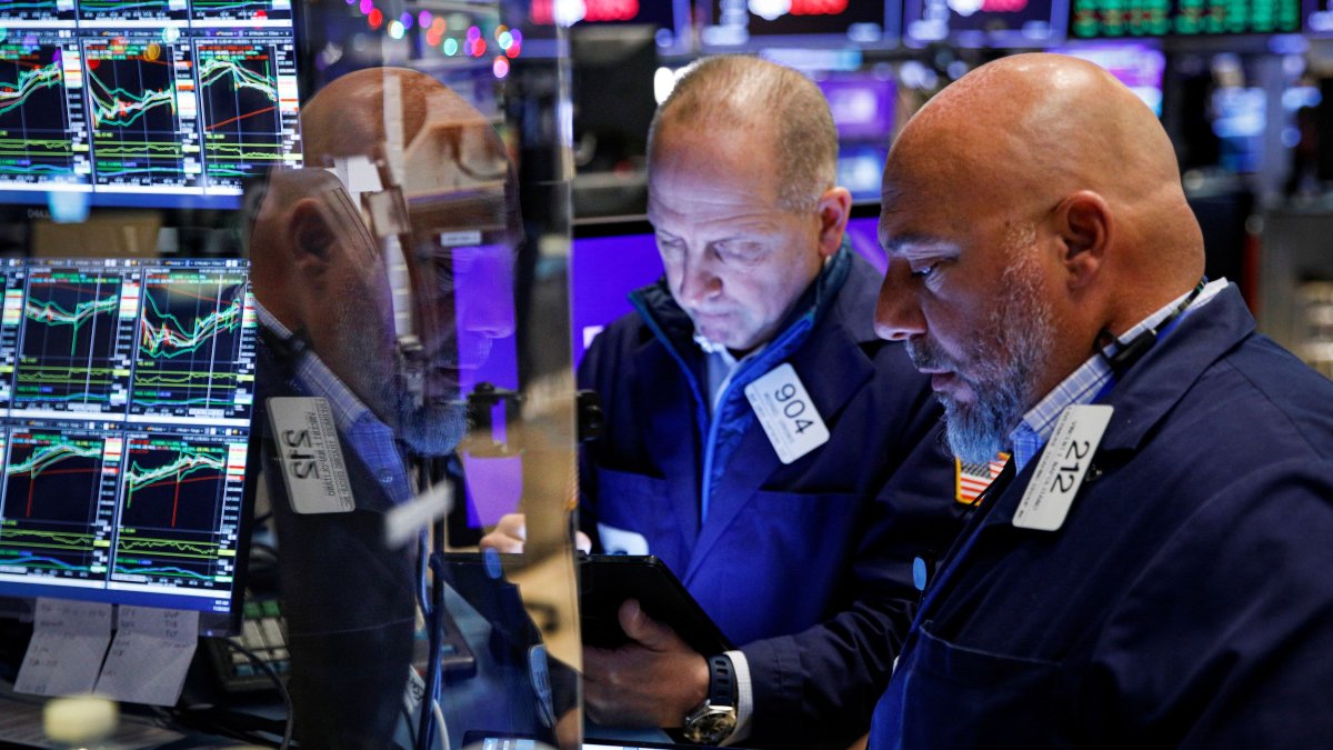 Value, Cyclical Trades Should Outperform in 2022 as Inflation Concerns Persist, Market Analysts Say - Vimarsana News