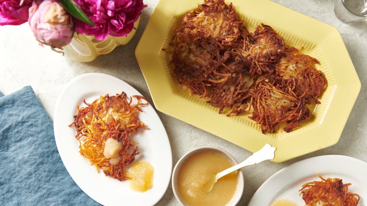 Continue the Holiday Feasting With Hanukkah’s Potato Latkes – NBC 5 Dallas-Fort Worth Continue the Holiday Feasting With Hanukkah’s Potato Latkes – NBC 5 Dallas-Fort Worth