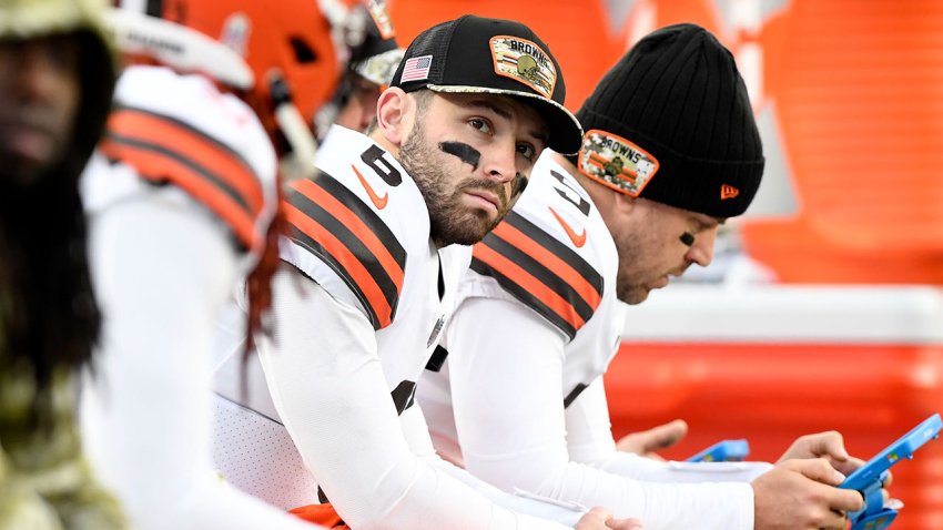 Helmet-less Baker Mayfield headbutts Panthers teammates to celebrate TNF  win – NBC Sports Chicago