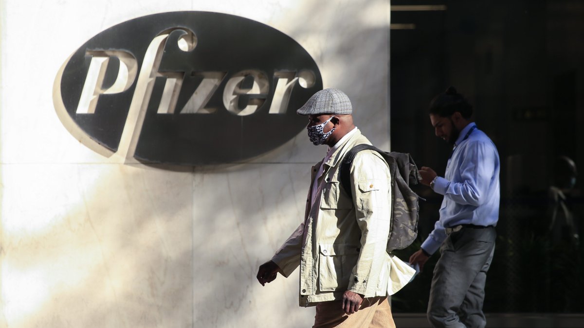 Pfizer Agrees to Let Other Companies Make Its COVID-19 Pill – NBC 5 ...