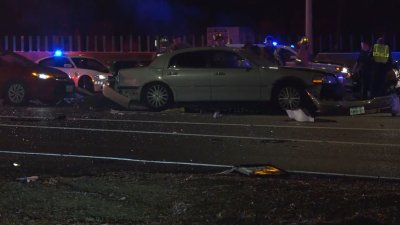 2 Killed, 6 Injured in Multiple Overnight Crashes on IH-35: Officials ...