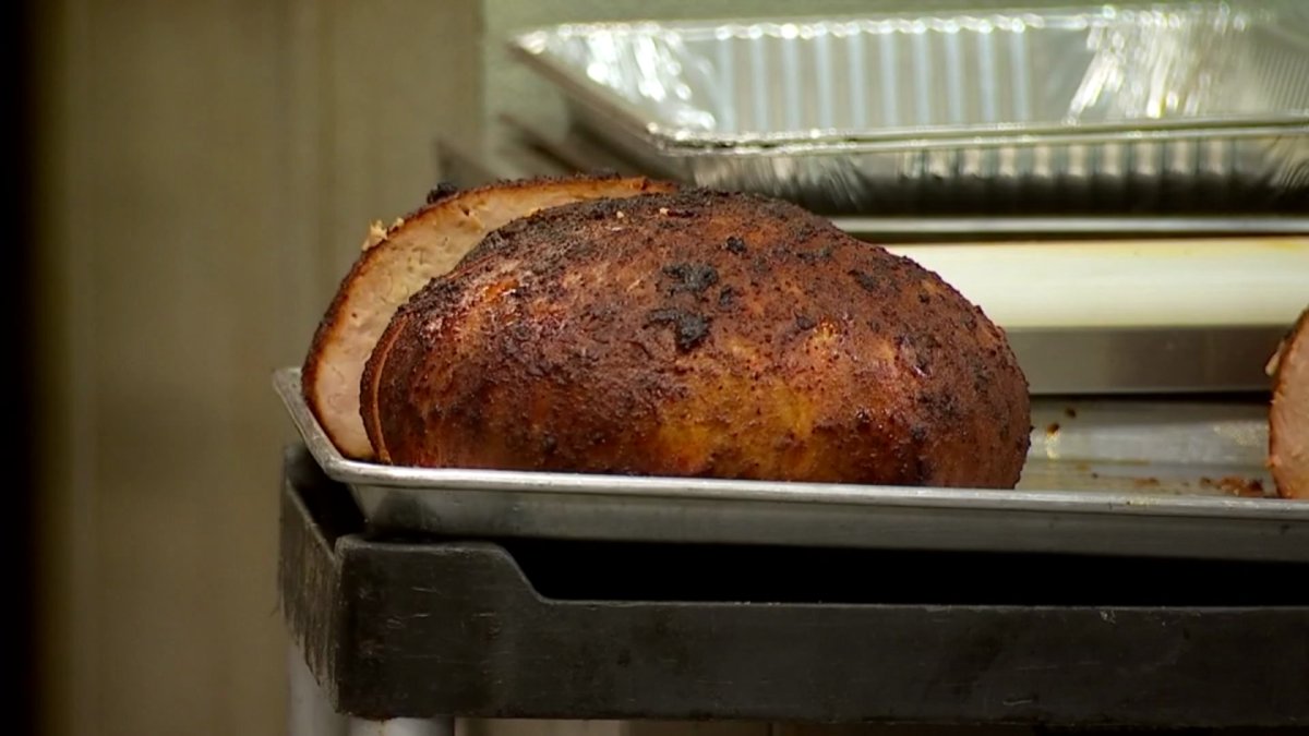Local Restaurant Breaks Record for Thanksgiving Orders – NBC 5 Dallas-Fort Worth Local Restaurant Breaks Record for Thanksgiving Orders – NBC 5 Dallas-Fort Worth