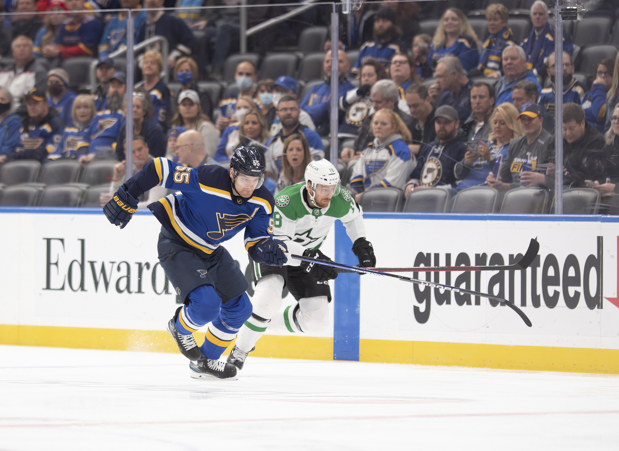 How did Stars captain Jamie Benn beat Blues goalie Jordan