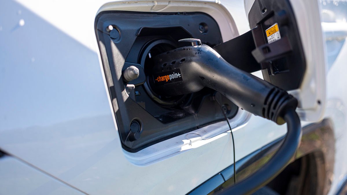 Frigid temps can cut electric vehicle range, make charging tough. Here's what to know – NBC 5 Dallas-Fort Worth - Vimarsana News