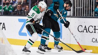 NHL: DEC 11 Stars at Sharks