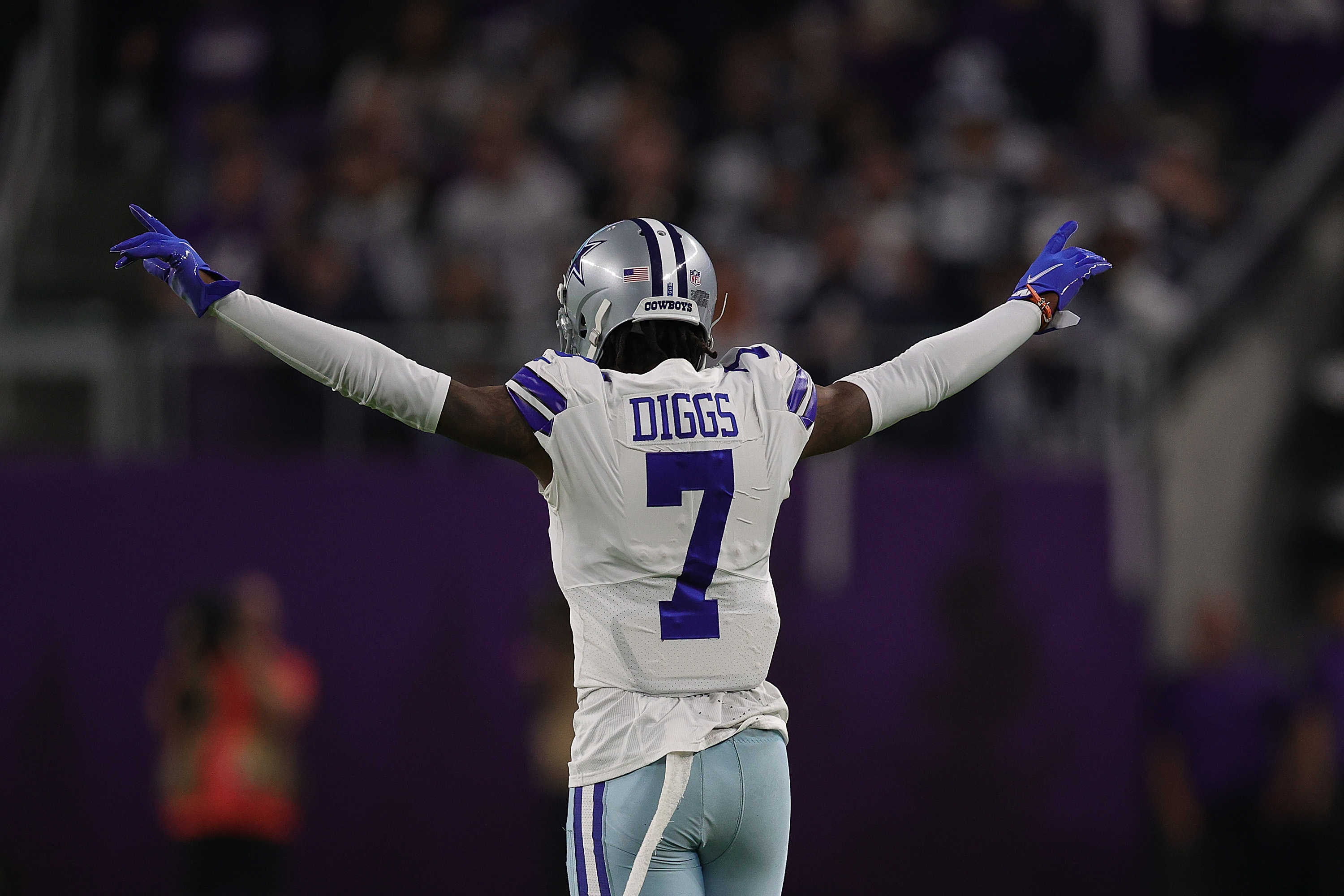 Stefon Diggs and other NFL Players Jersey Swap!