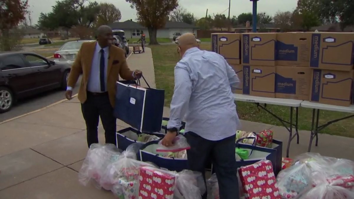 Dallas ISD Educator Collects Christmas Gift Donations – NBC 5 Dallas-Fort Worth - Vimarsana News