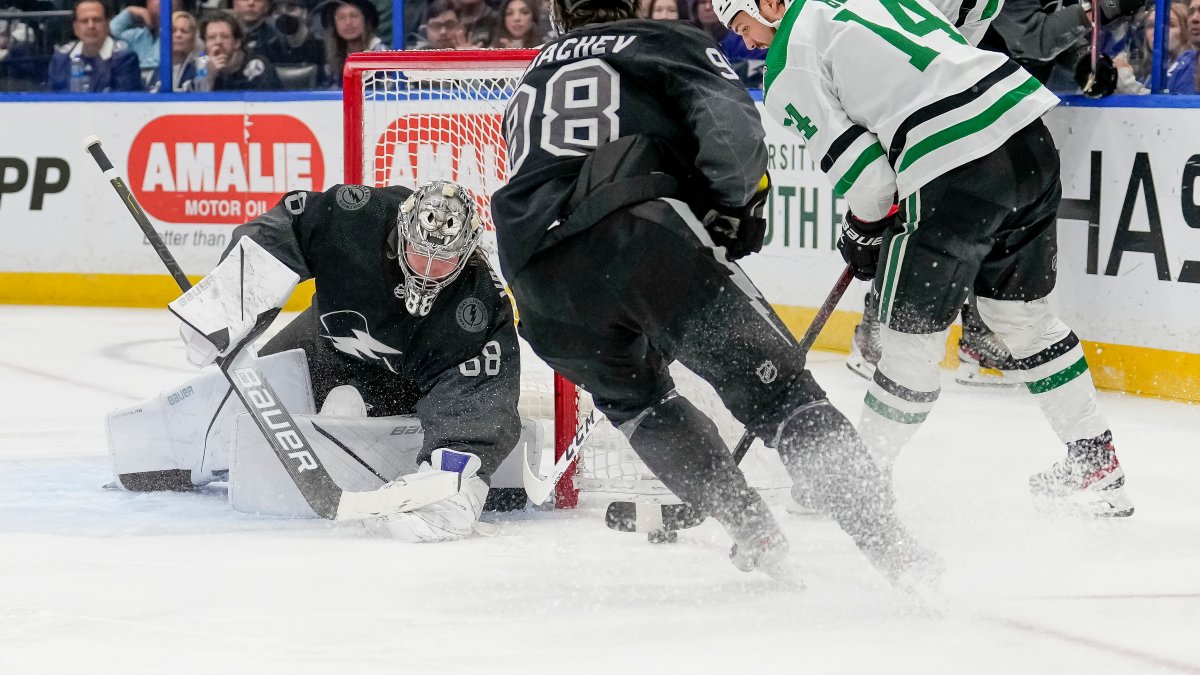 Lightning hand Stars 7th straight road loss, 3-1