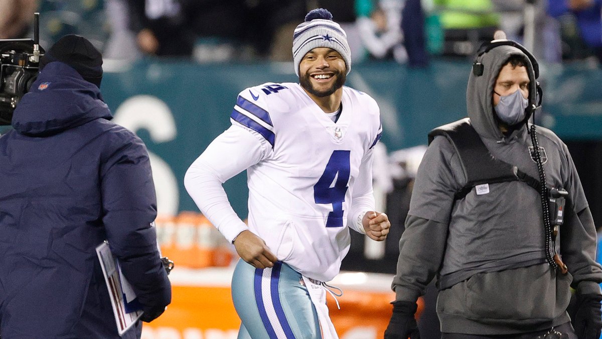 Cowboys QB Dak Prescott named NFC Offensive Player of the Week