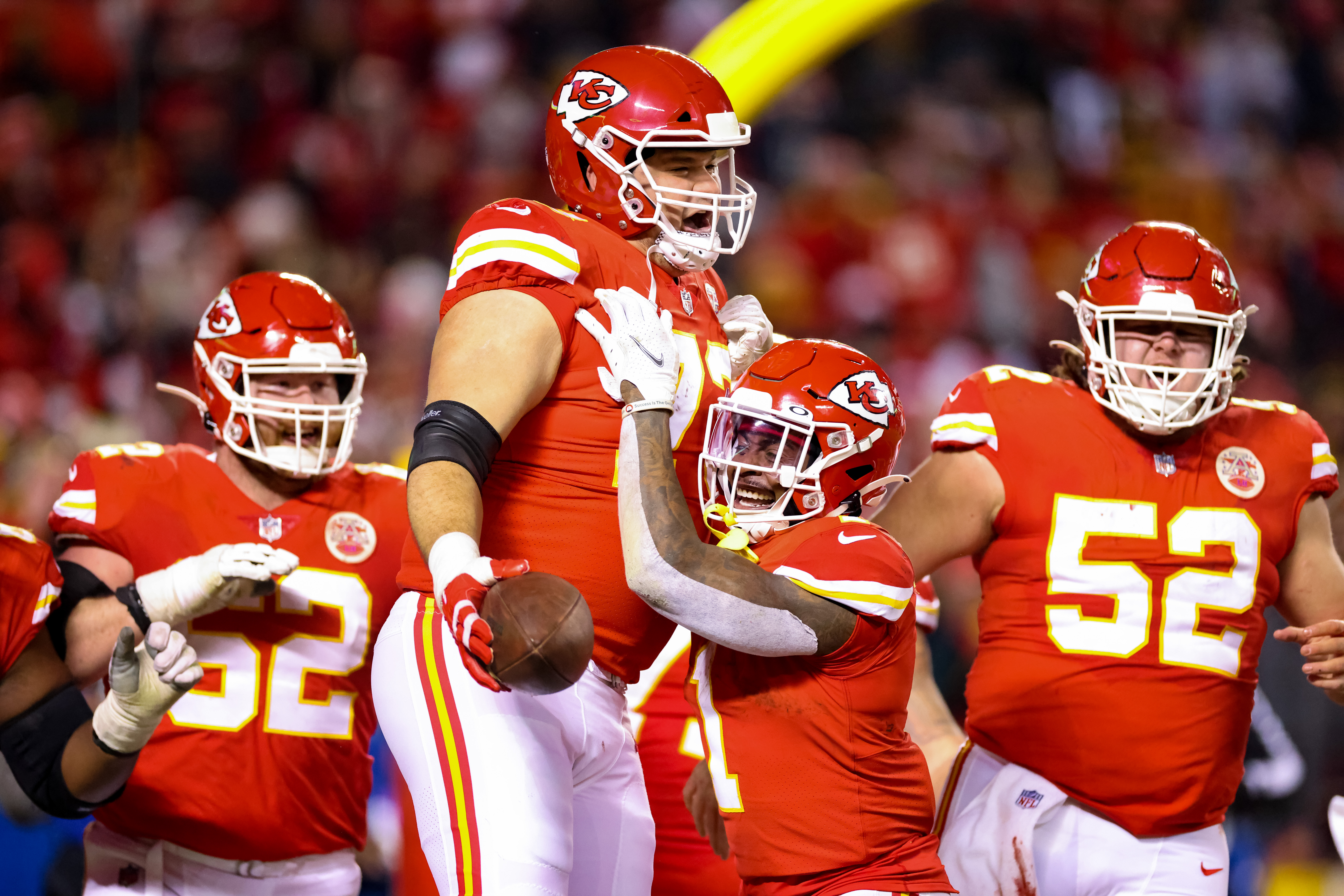 Chiefs Blow Past Steelers 42-21 in AFC Wild Card Game