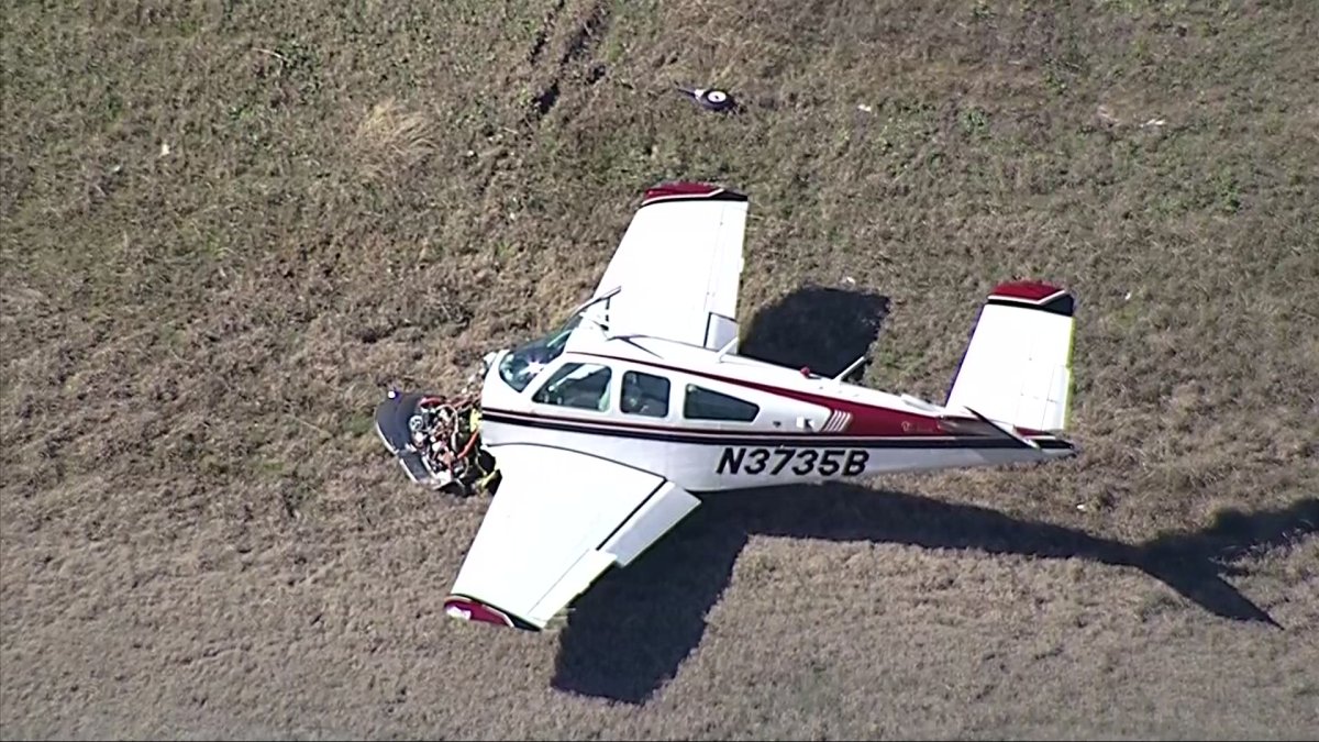 Plane Runs Off McKinney Runway, Ends Up in Dry Reservoir – NBC 5 Dallas ...