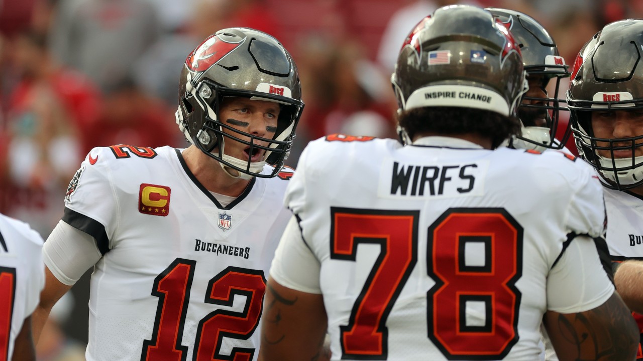Buccaneers' Tristan Wirfs Briefly Returns to Game After Suffering
Ankle Injury