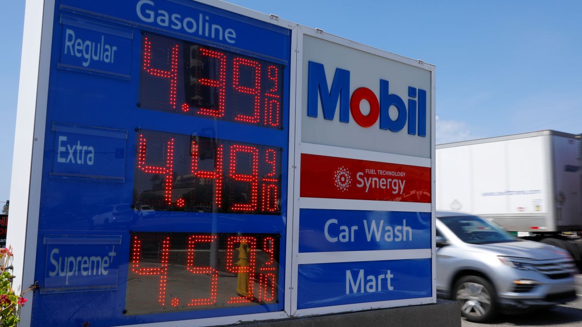 Exxon Mobil's Fourth-Quarter Profit Tops Estimates as Oil and Gas Prices Soar; Shares Rise - Vimarsana News