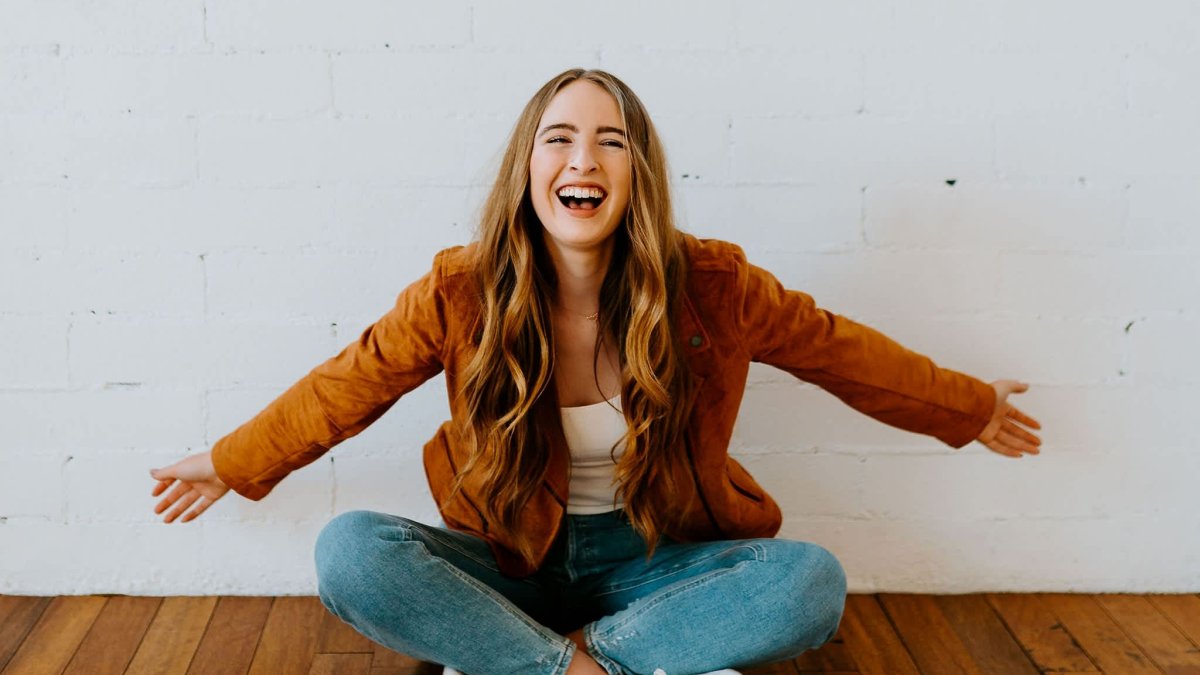 A 28-Year-Old Who Made $100,000 in Passive Income 'in Just One Day' Shares 5 Books That Helped Her Get Started – NBC 5 Dallas-Fort Worth - Vimarsana News