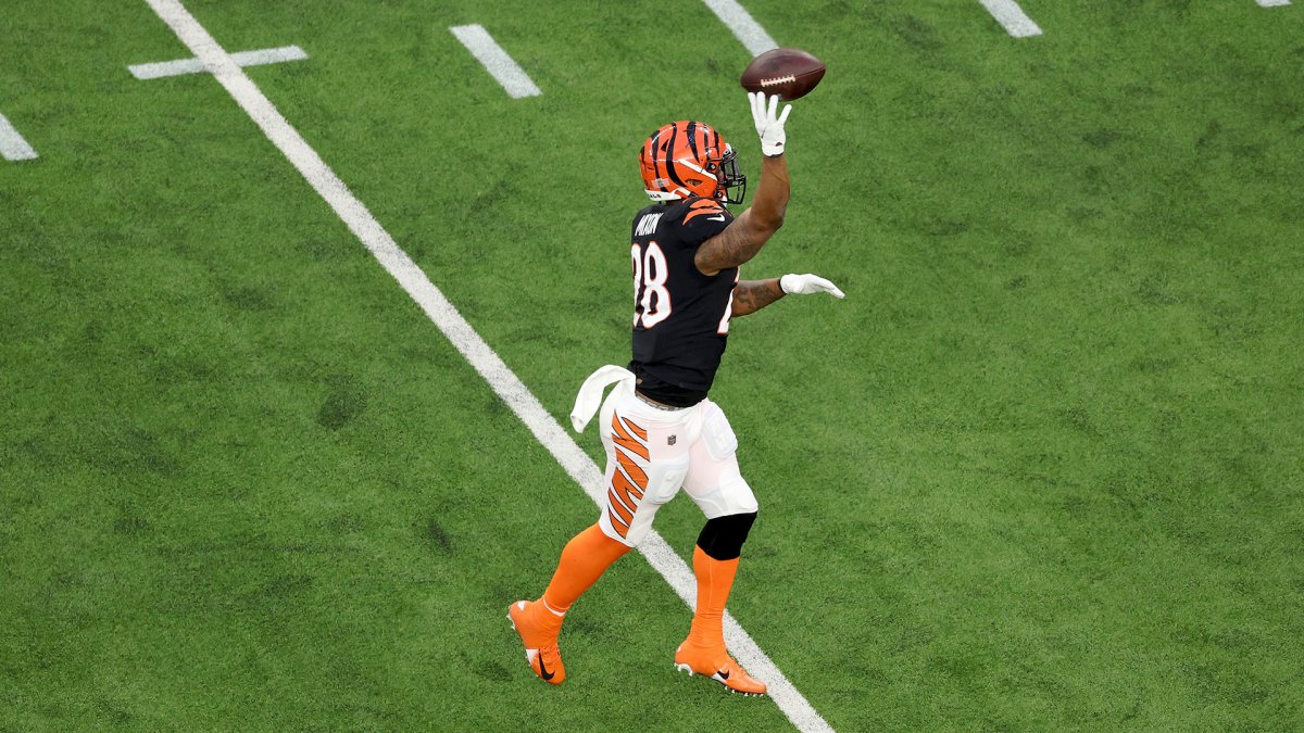 Bengals running back Joe Mixon breaks down viral touchdown celebration