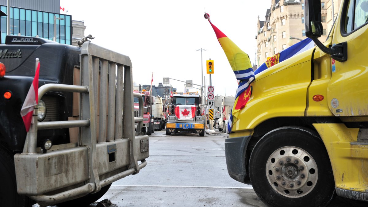 Trucker Protests At Border Shut Down Auto Plants As Us Officials Warn