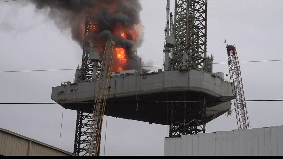Oil Rig Fire Breaks Out in Texas; Trapped Workers Rescued - Vimarsana News