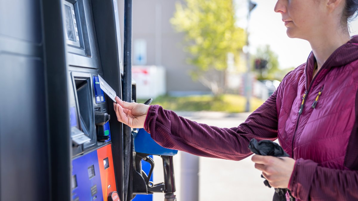 Here's How You Can Prepare for Possible Aggressive, Quicker Rate Hikes From the Fed - Vimarsana News