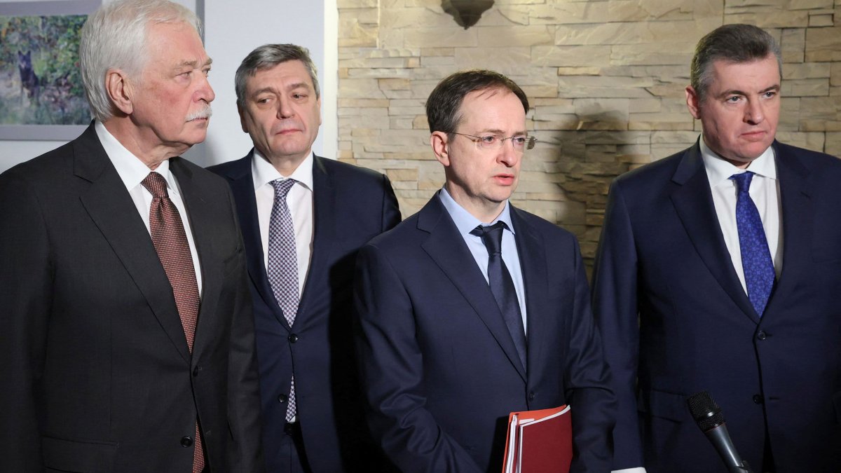 European Markets Set to Fall Further as Russia-Ukraine Fears Persist - Vimarsana News