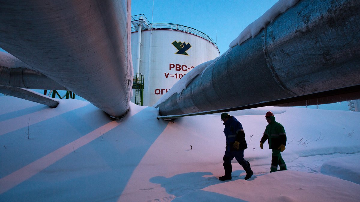 Russia Is Considering Selling Its Oil and Gas for Bitcoin as Sanctions Intensify From the West - Vimarsana News