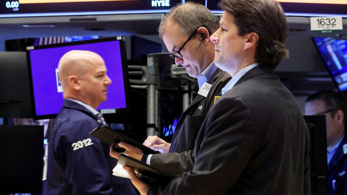 5 Things to Know Before the Stock Market Opens Friday - Vimarsana News