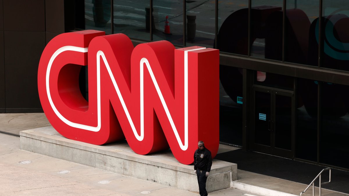 CNN+ Struggles to Lure Viewers in Its Early Days, Drawing Fewer Than 10,000 Daily Users – NBC 5 Dallas-Fort Worth - Vimarsana News