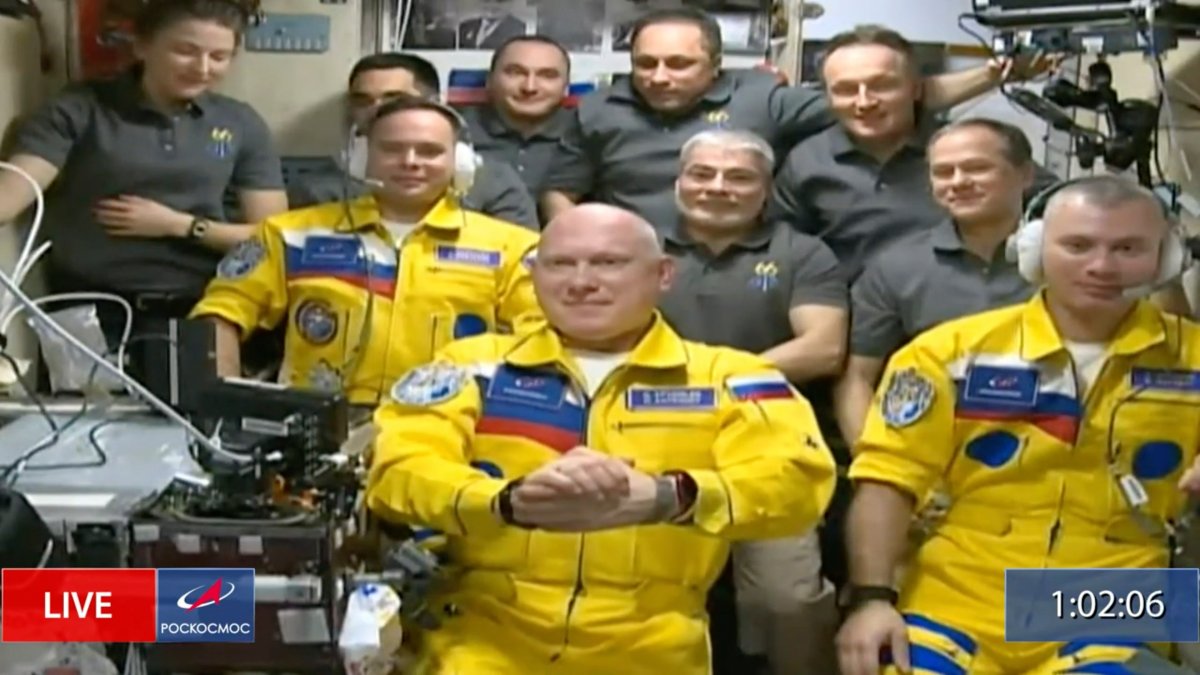 Russian Cosmonauts Wear Yellow and Blue, Ukraine's Colors - Vimarsana News