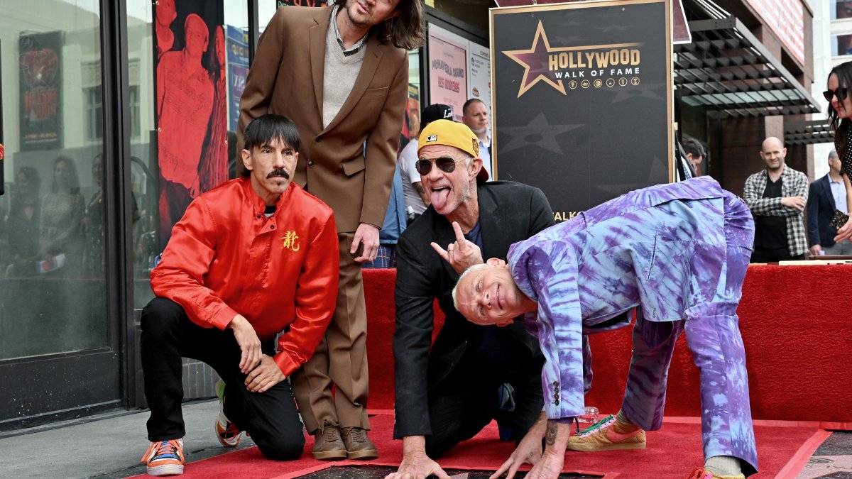 The Red Hot Chili Peppers Get Star on Hollywood Walk of Fame – NBC 5 Dallas-Fort Worth - Vimarsana News