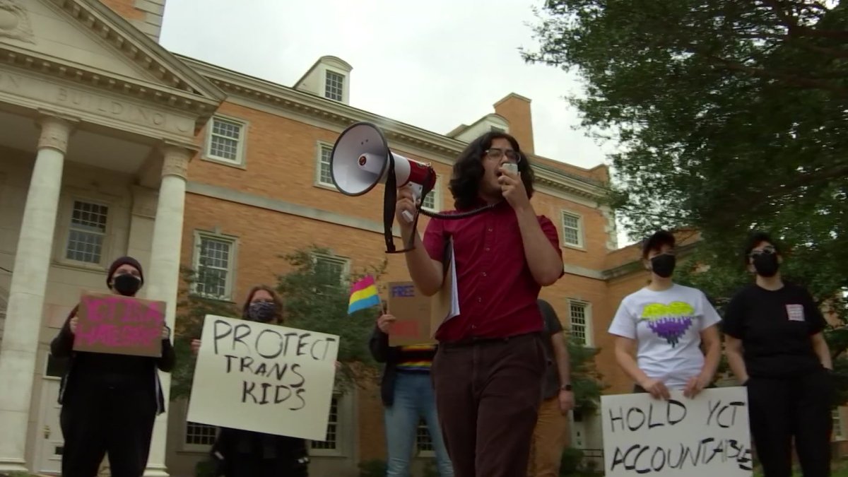 UNT Students Protest Statements Made By University President – NBC 5 ...