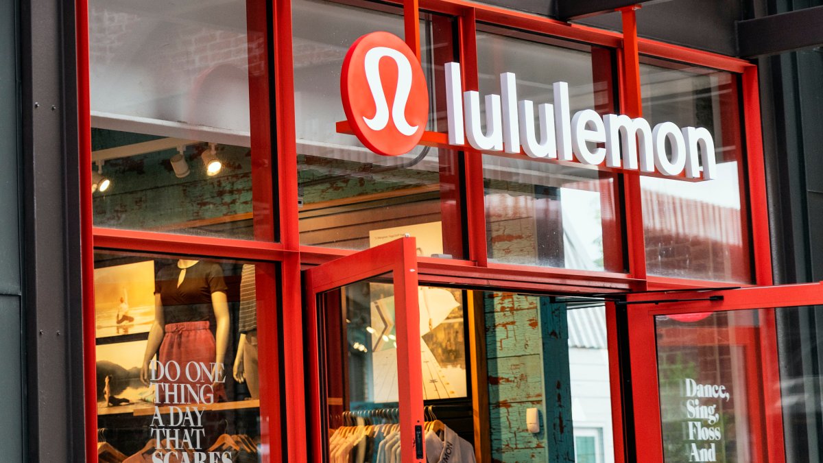 Lululemon Will Debut Monthly Memberships for Clothes, Events and Classes in a Bid for Loyal Customers - Vimarsana News