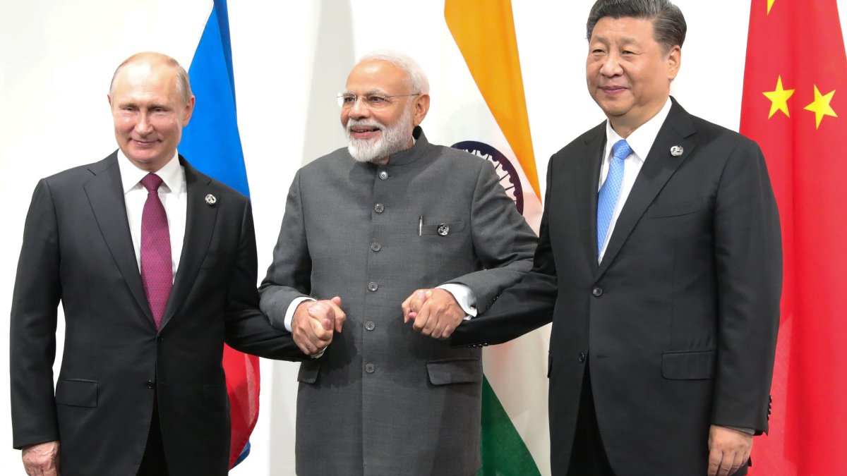 Russia and the West Are Battling to Get China and India to Take Their Sides in the Ukraine War - Vimarsana News