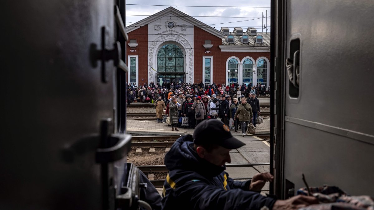 Putin Is Preparing an Eastern Offensive in Ukraine. Here's How This Phase of the War Could Unfold - Vimarsana News