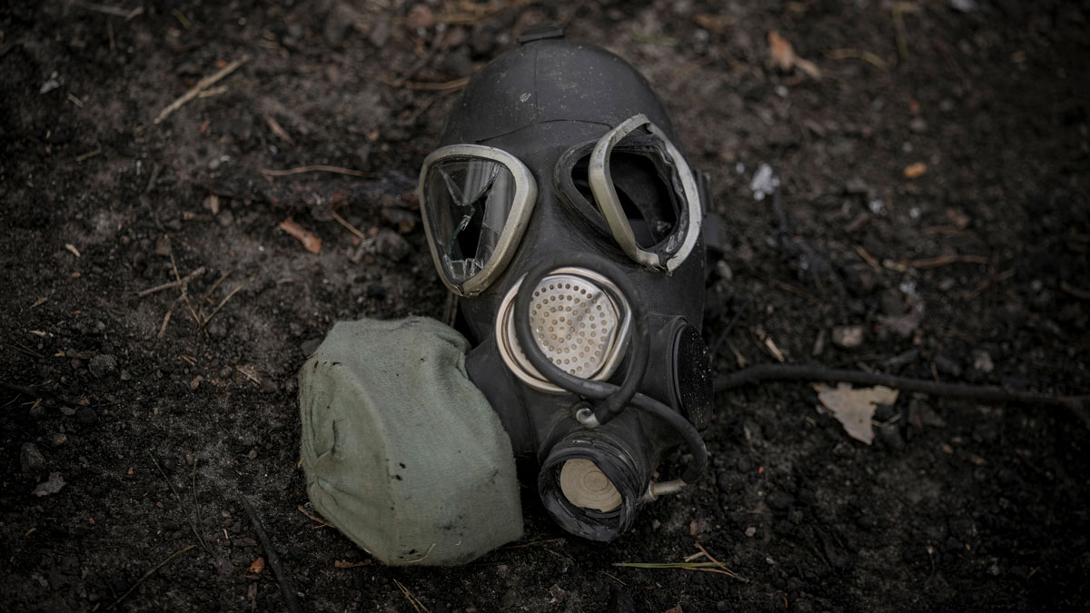 West Russia Mull Nuclear Steps