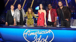 Old meets new Monday on a special “American Idol,” which merges original judges Paula Abdul and Randy Jackson with veteran host Ryan Seacrest and current judges Lionel Richie, Katy Perry and Luke Bryan.