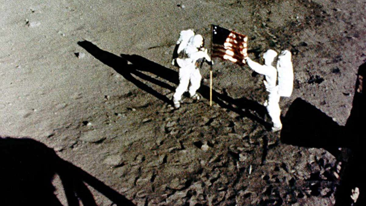 Particles of Apollo 11 Moon Dust for Sale at Auction – NBC 5 Dallas-Fort Worth - Vimarsana News
