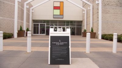 Parks Mall in Arlington, TX starts curfew to curb teen fights