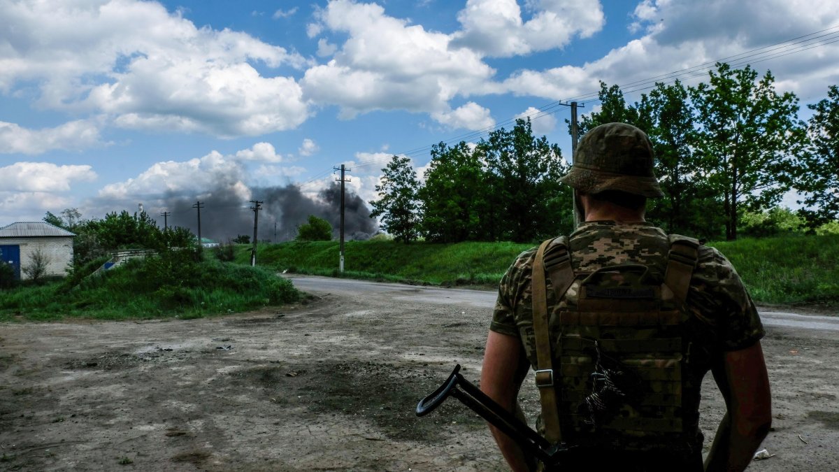 Russian Forces Advance in the East of Ukraine; Zelenskyy Says Donbas Situation 'Very Difficult.' Follow Our Live Updates – NBC 5 Dallas-Fort Worth - Vimarsana News