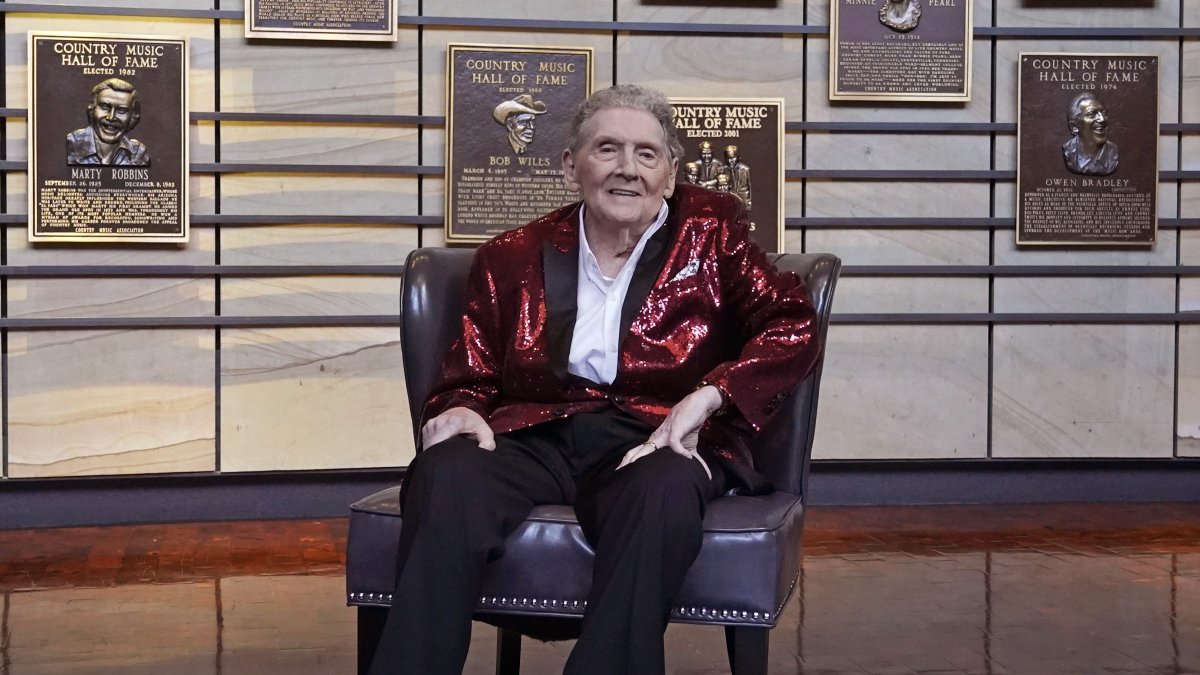 Fans Bid Adieu to Jerry Lee Lewis – NBC 5 Dallas-Fort Worth - Vimarsana News