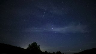 Quadrantid meteor streaks across the sky