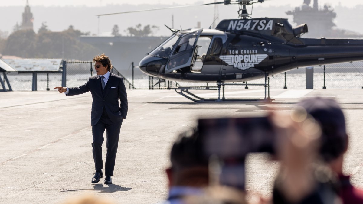 'Top Gun: Maverick' Premieres in San Diego – NBC 5 Dallas-Fort Worth - Vimarsana News