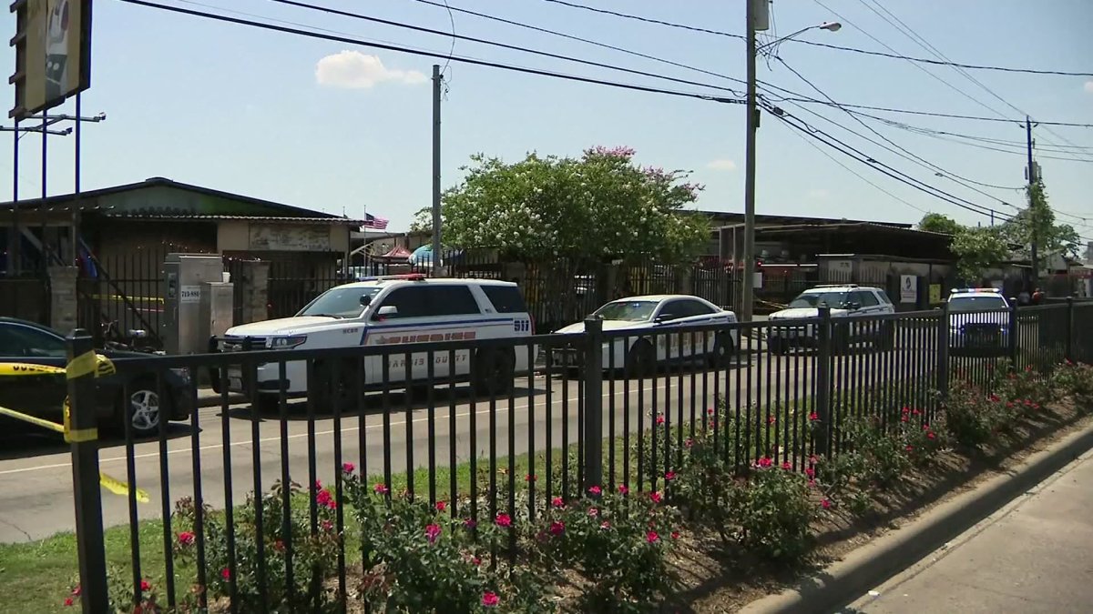 Houston Flea Market Shooting Leaves 2 Dead, 3 Hospitalized NBC 5