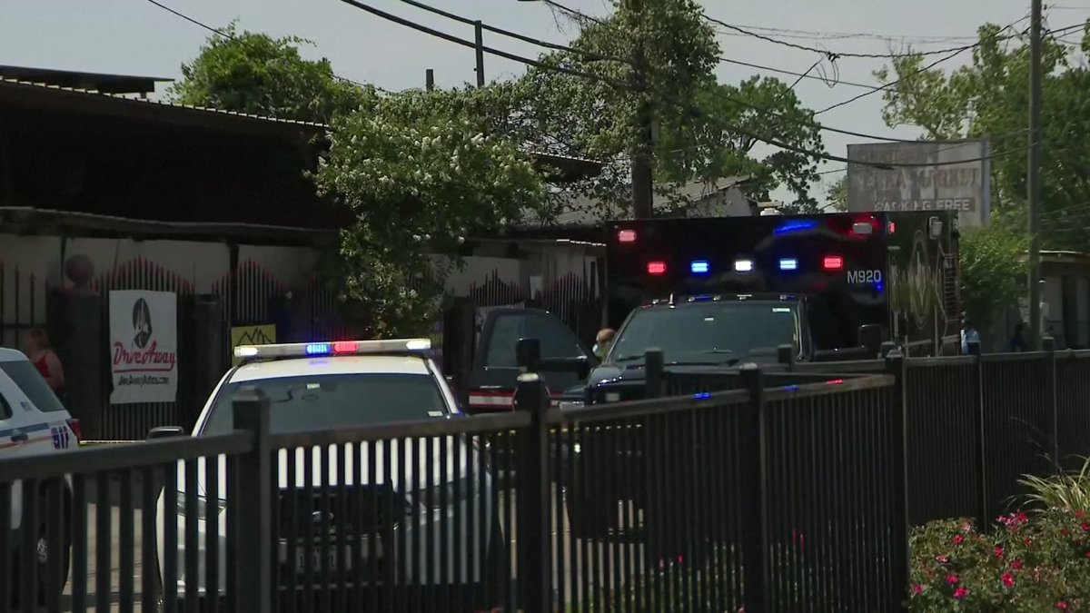 Houston Flea Market Shooting Leaves 2 Dead, 3 Hospitalized Sheriff
