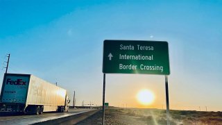 sign to santa teresa port of entry