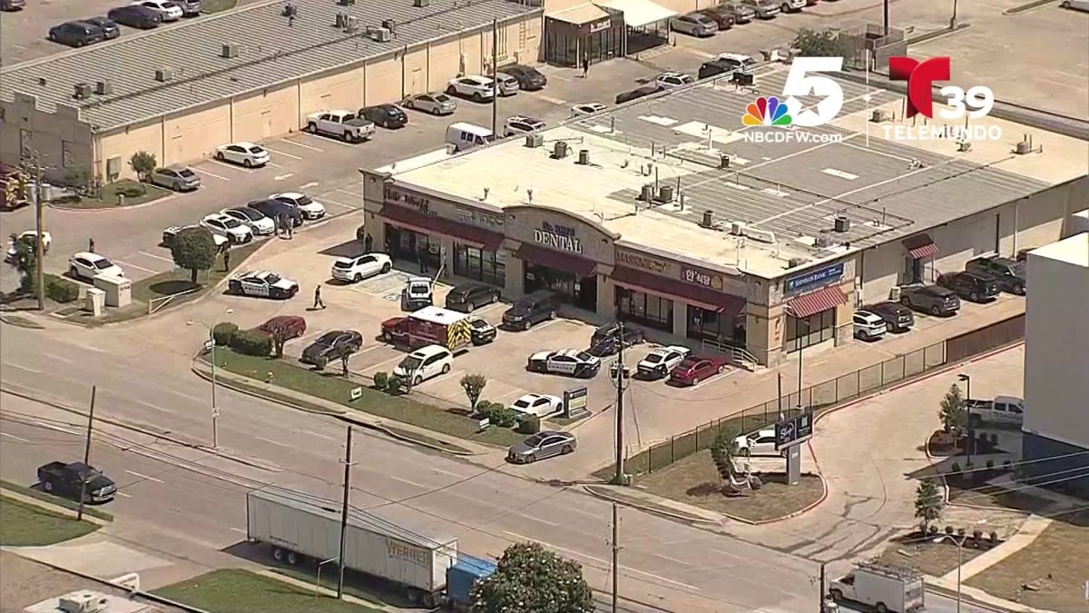 Raw Video Police Investigate Triple Shooting at Dallas Hair Salon