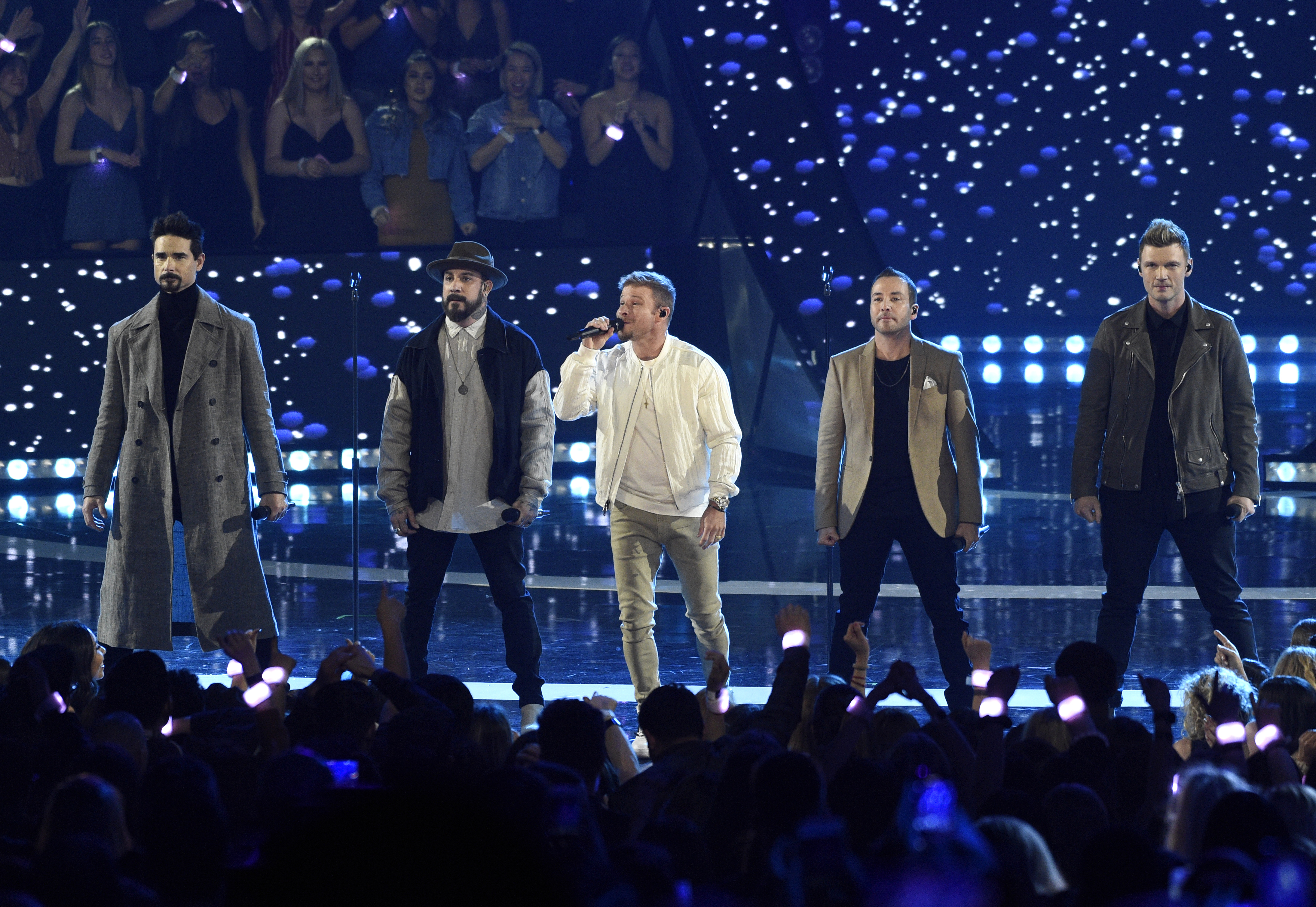 Drake Joins Backstreet Boys to Perform “I Want It That Way” in