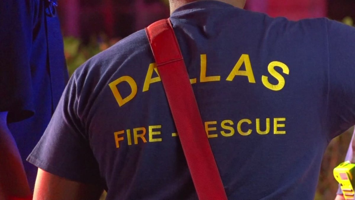 Dallas house fire kills man and injures firefighter overnight – NBC 5 ...
