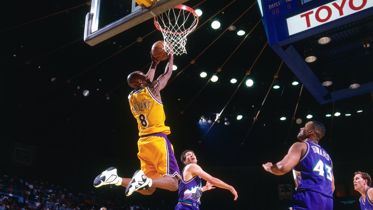 Kobe Bryant's 1996 rookie Lakers jersey to be auctioned