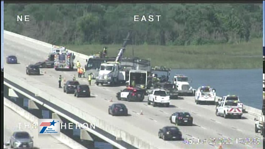 RV Overturns Blocking Several Lanes on Loop 820 Bridge OVer Lake Worth