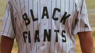 PHOTO: Giants to wear Negro League uniforms in Atlanta